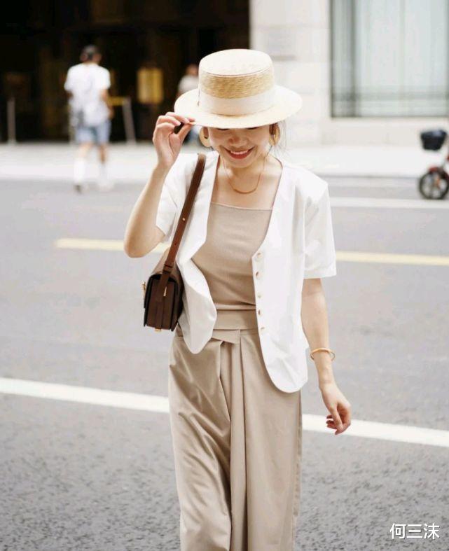 何三沫|上班族该怎么穿衣搭配？简约干练的穿搭，既有气场又有魅力