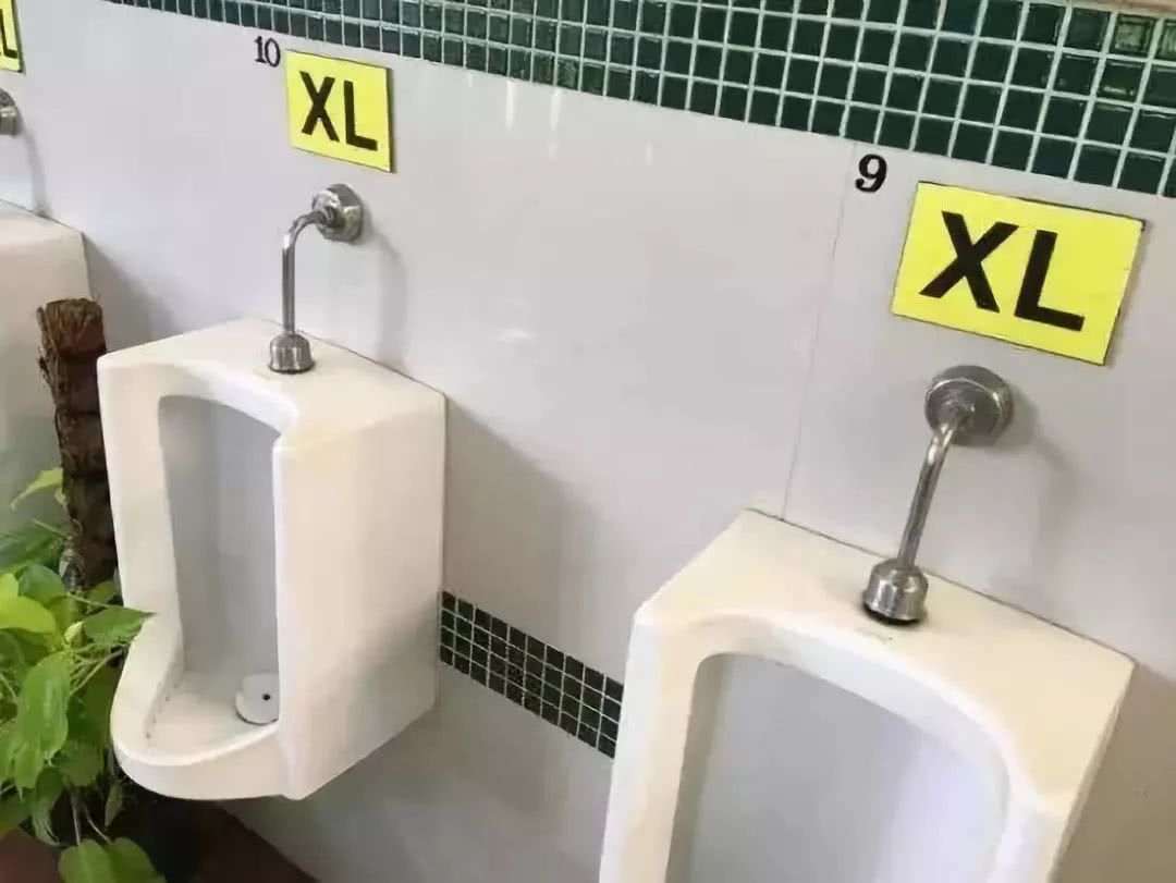 马桶内壁上的黄渍很难清洁？试试这样做，马桶洁净如新，非常管用