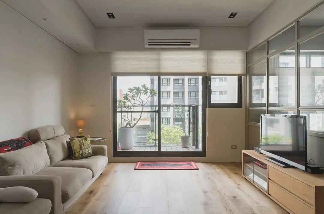 102㎡小黑屋,开窗“借”光,变身日式咖啡馆般的家!温暖复古…