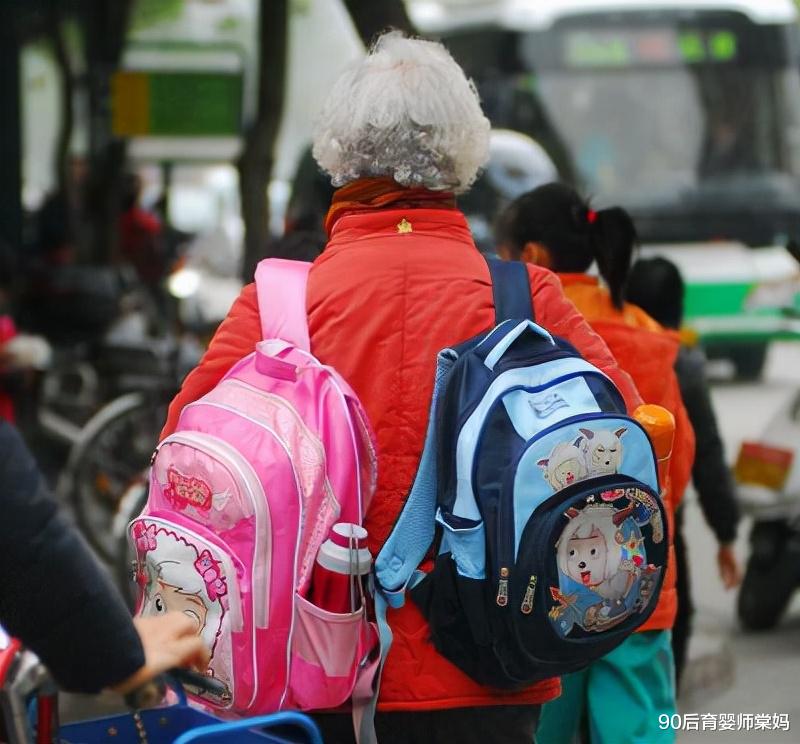 90后育婴师棠妈|婆婆带孩子VS妈妈带孩子,网友感慨:没对比就没伤害