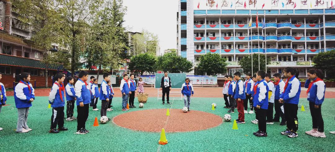 旺旺屋 南部东方国际学校艺体信组教研活动