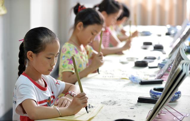 全能辣妈plus|给孩子报兴趣班有技巧:这几类又费时间又费钱,家长别做无用功