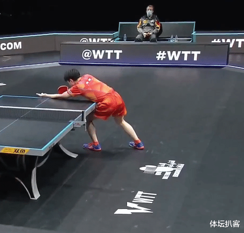 張本智和|2-4！張本智和慘遭大逆轉(zhuǎn)，連輸4局崩盤(pán)，失誤不斷+無(wú)緣決賽