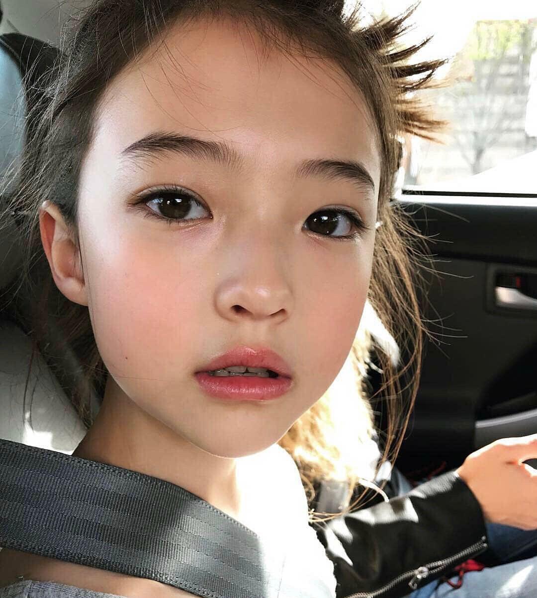 女孩|这就是YG提前预定的小公主？越长大越没有小时候的凌厉和魅力了