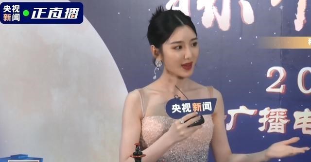 心悦雅萌|毛晓彤：一边新剧《乔家的儿女》在两卫视热播，一边央视秋晚首秀