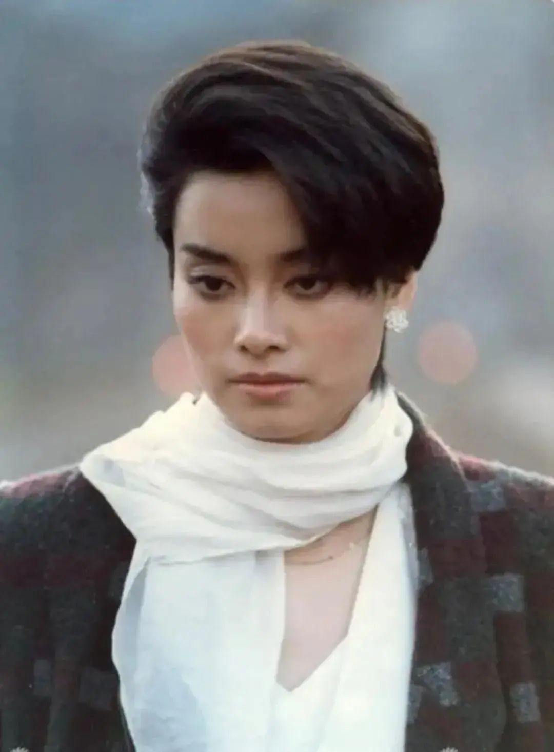 毛阿敏|大起大落乐坦一姐！两度偷税漏税差点轻生，嫁百亿富豪后低调做人