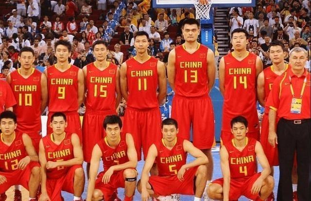 憨爸爸育儿|亚洲杯延期，队员就地解散，中国男篮躲过一劫！