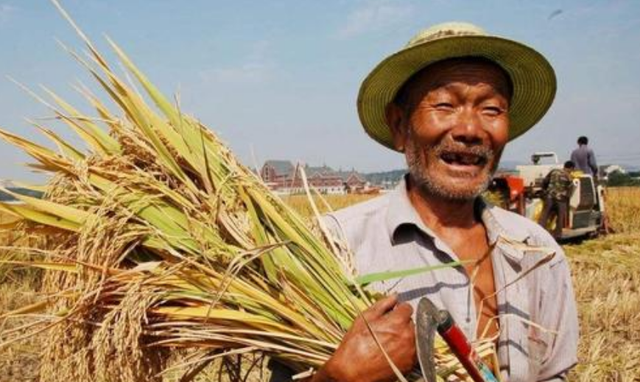 花颜有情兮 勤劳的中国人，给了外国人很大的压力？诺奖得主：他们令人敬佩