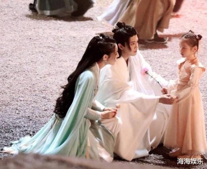 吴宣仪|热巴新剧或将撞档陈钰琪，搭档男主高人气高颜值，你更期待哪部？