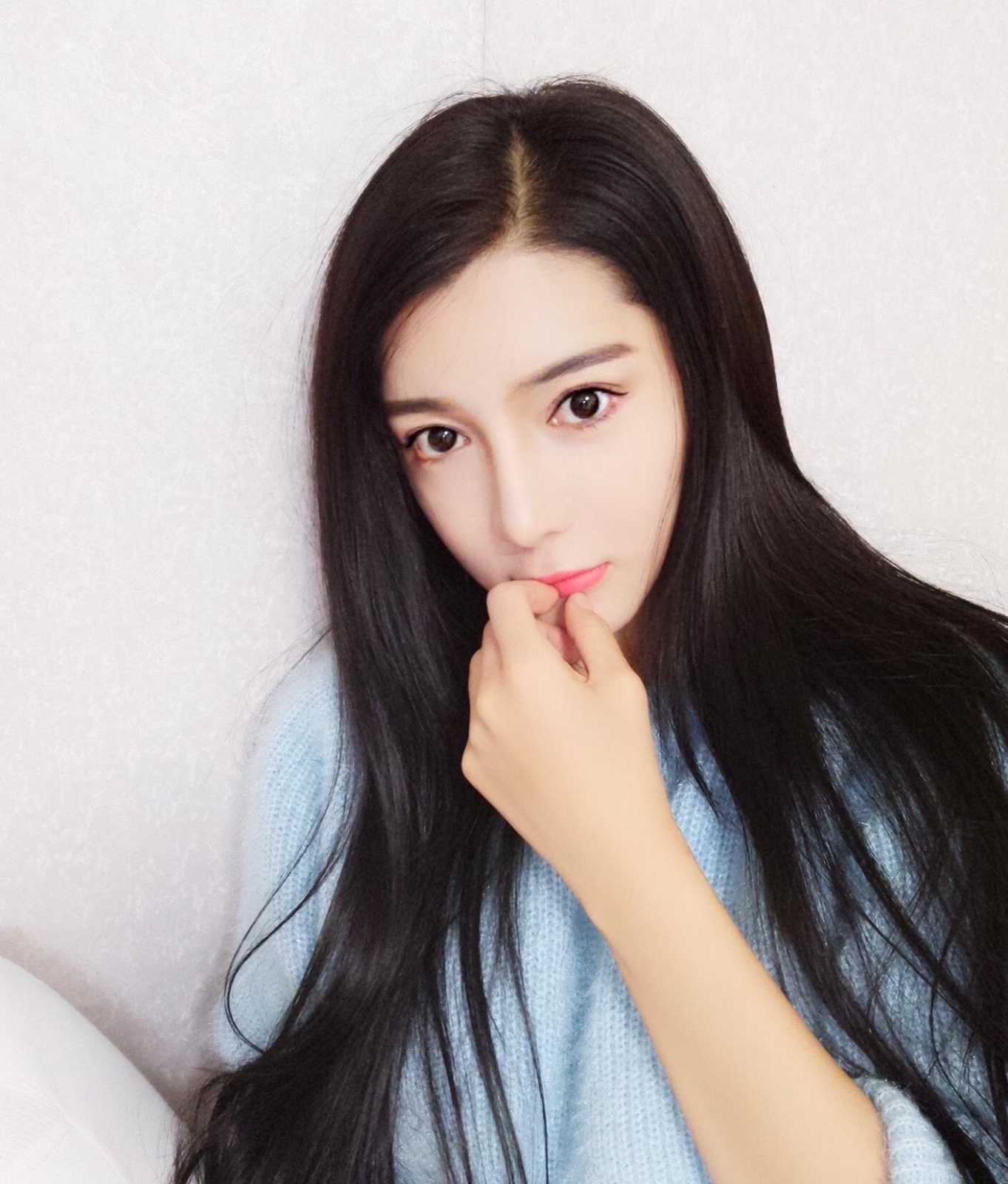 刘涛|网传赵本山29岁女徒弟赤身跳楼真相：疑似被人灌药，精神涣散一脚踩空？