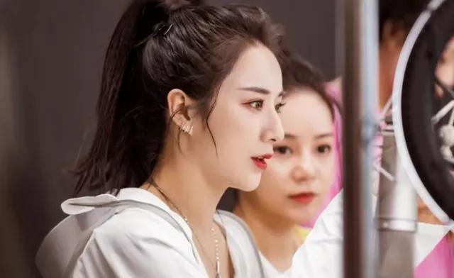 郑秀晶|偷税漏税13亿元的薇娅，真的是又“微”又“哑”