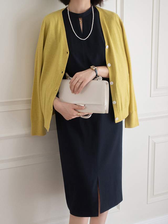 何有强|秋天,怎么穿针织开衫才洋气?搭配半身裙或牛仔裤,美出新高度