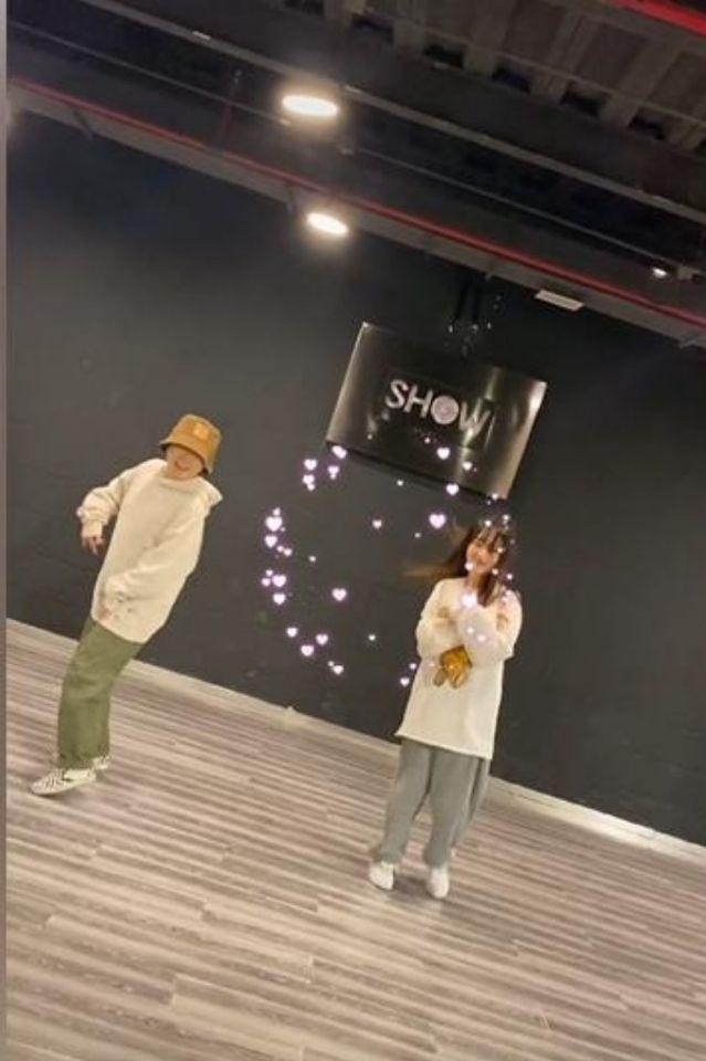 贾乃亮|小璐姐被骗1200万，贾乃亮动用圈内关系帮忙，两个人旧照翻起果真要复合？