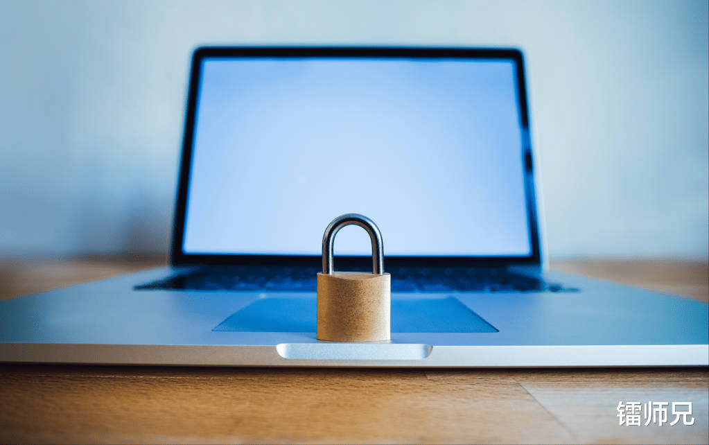 |你身边有职场大嘴巴吗？你是职场大嘴巴吗？你做过哪些大嘴巴的事？