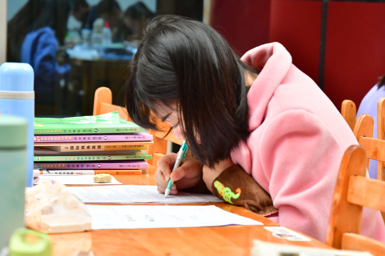 教师|女生“最讨厌”男朋友职业排行榜,公务员意外入选,榜首实至名归