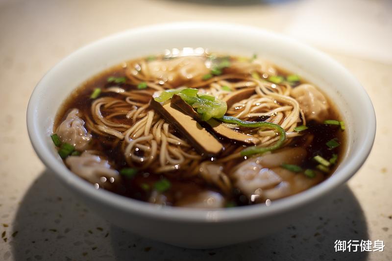 饮食|只吃早餐、不吃主食：不懂节食原理，减肥选哪个都不好使！