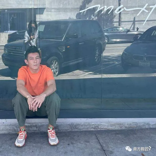 南方鞋匠 又是一双狠鞋！陈冠希上脚的 Sacai x Nike \＂死亡之吻\＂真好看！