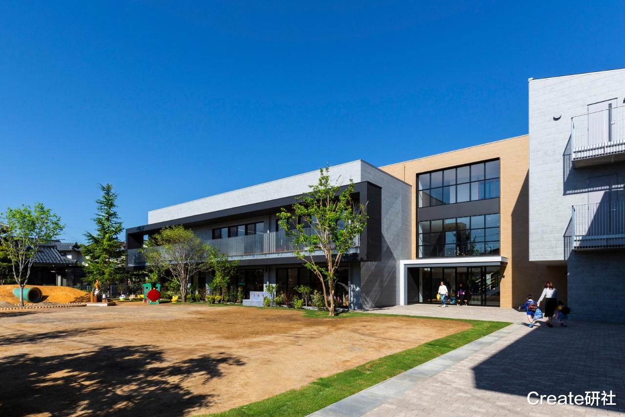 EZ 幼儿园,阶梯空间搭建趣味游戏场所 / 日比野设计 + Kids Design Labo