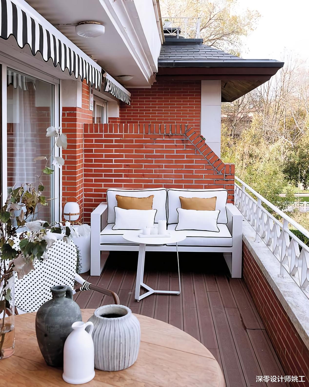 面积只有88㎡,却配备独立厨房和露台,简约中带着古韵