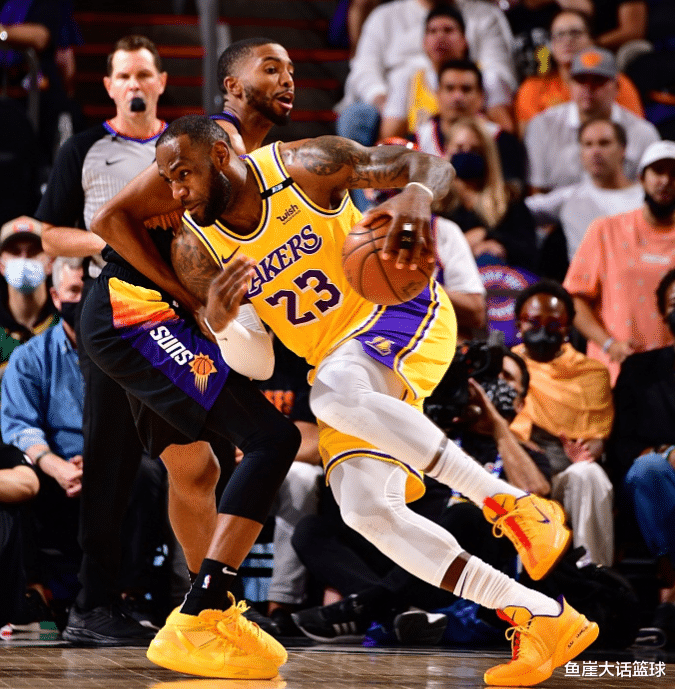 湖人队|拒绝2-0!布克31+3,詹眉57+3悍将立功,19+7输湖人你可昂首离开