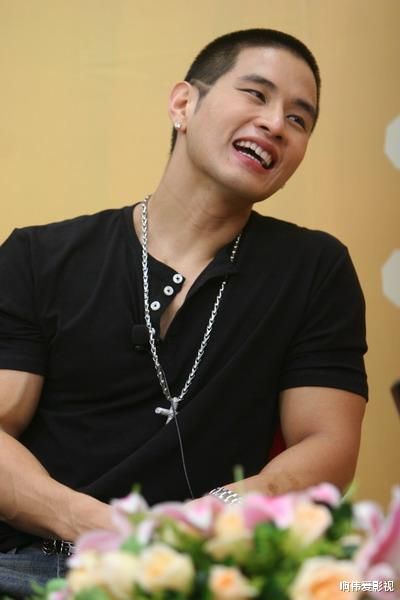 国籍|为逃兵役修改国籍，这一明星被国家永远封杀，家人再也见不到