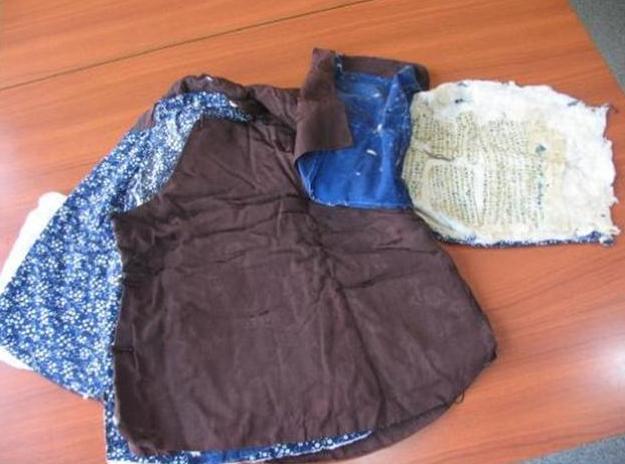 读天下史 北京老妪整理养父遗物，意外翻出一封血书，揭开生父母的真实身份