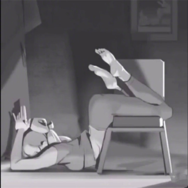 杨幂|杨幂晒照参加漫画腰挑战引众怒，医生曝严重后果，她发文道歉