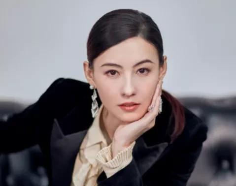 唐艺昕|张柏芝20岁时很美，如今41岁，颜值依旧在线