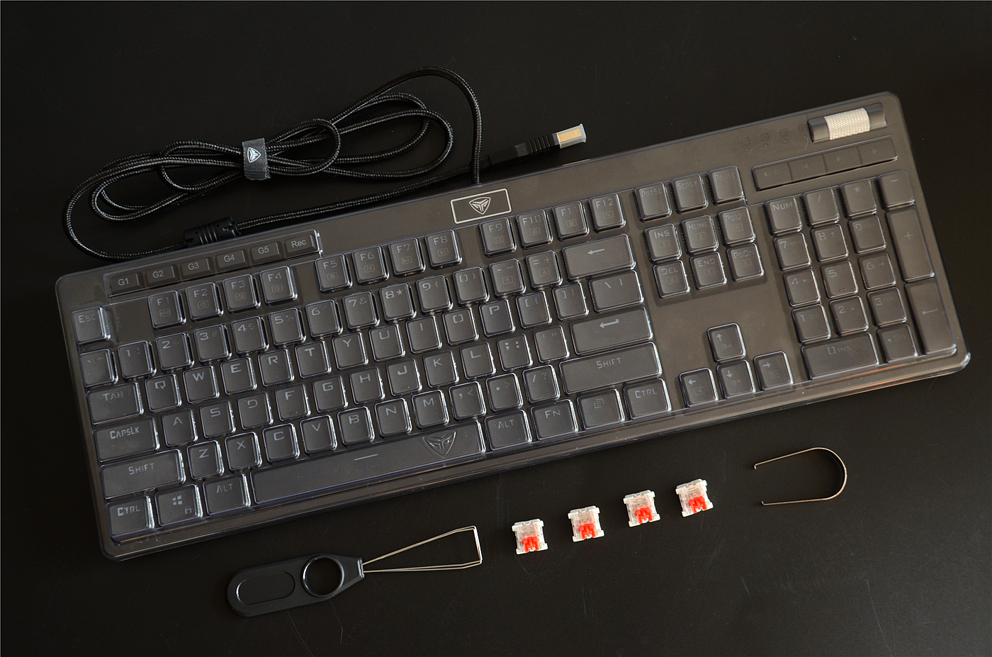 |可换轴+RGB+多媒体键来搅局,超频三GI801机械键盘DIY挺好玩