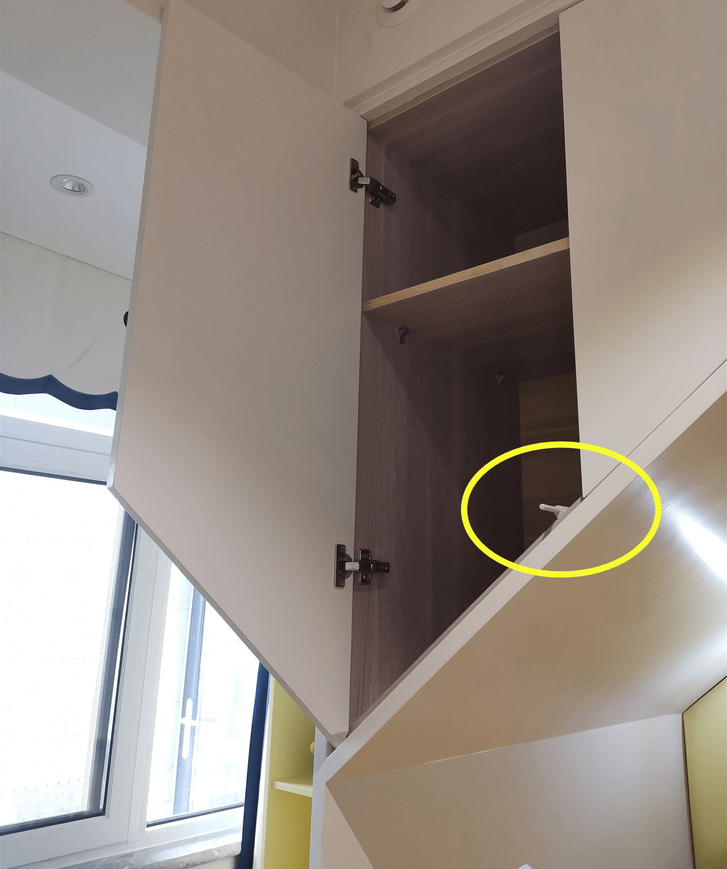 二胎家庭早淘汰上下铺了,13㎡塞2张床打满柜体,瞬间多出10平收纳!