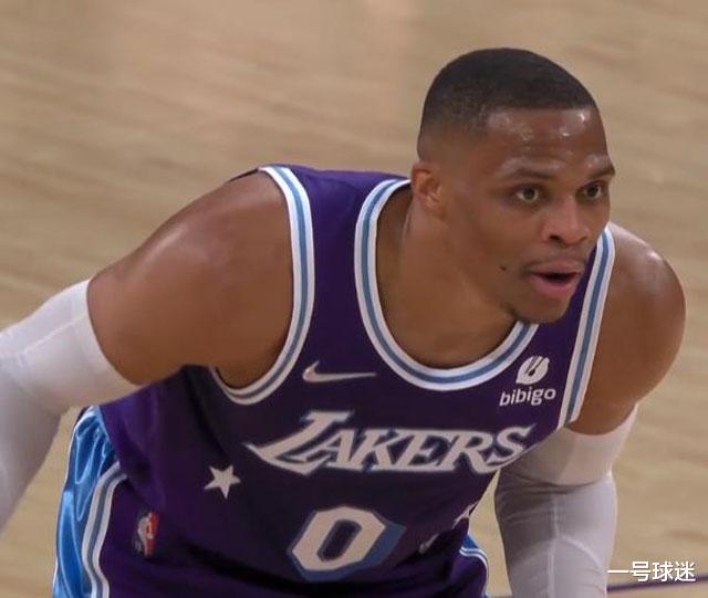 快船隊(duì)|快船狂轟16記三分球！威少轟10+2+9，伊巴卡爆發(fā)，濃眉哥無奈搖頭