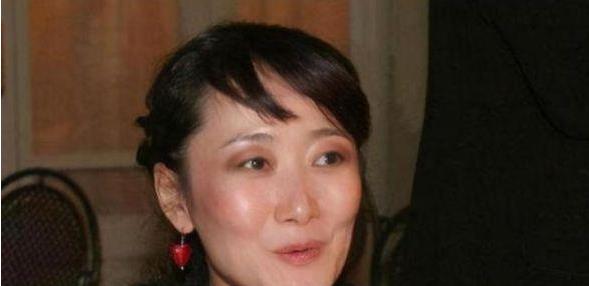 西装|国际巨星赵涛：为维持身材丁克，十多年不吃晚饭，42岁却老态尽显