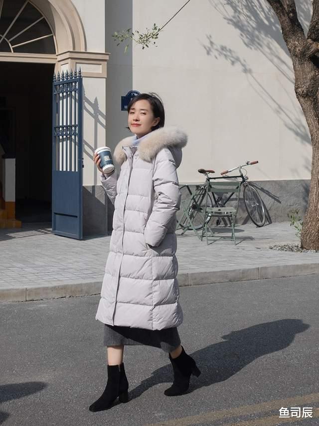 鱼司辰 入冬第一件羽绒服，羽绒服也能打造出各种时尚感，越简单越高级