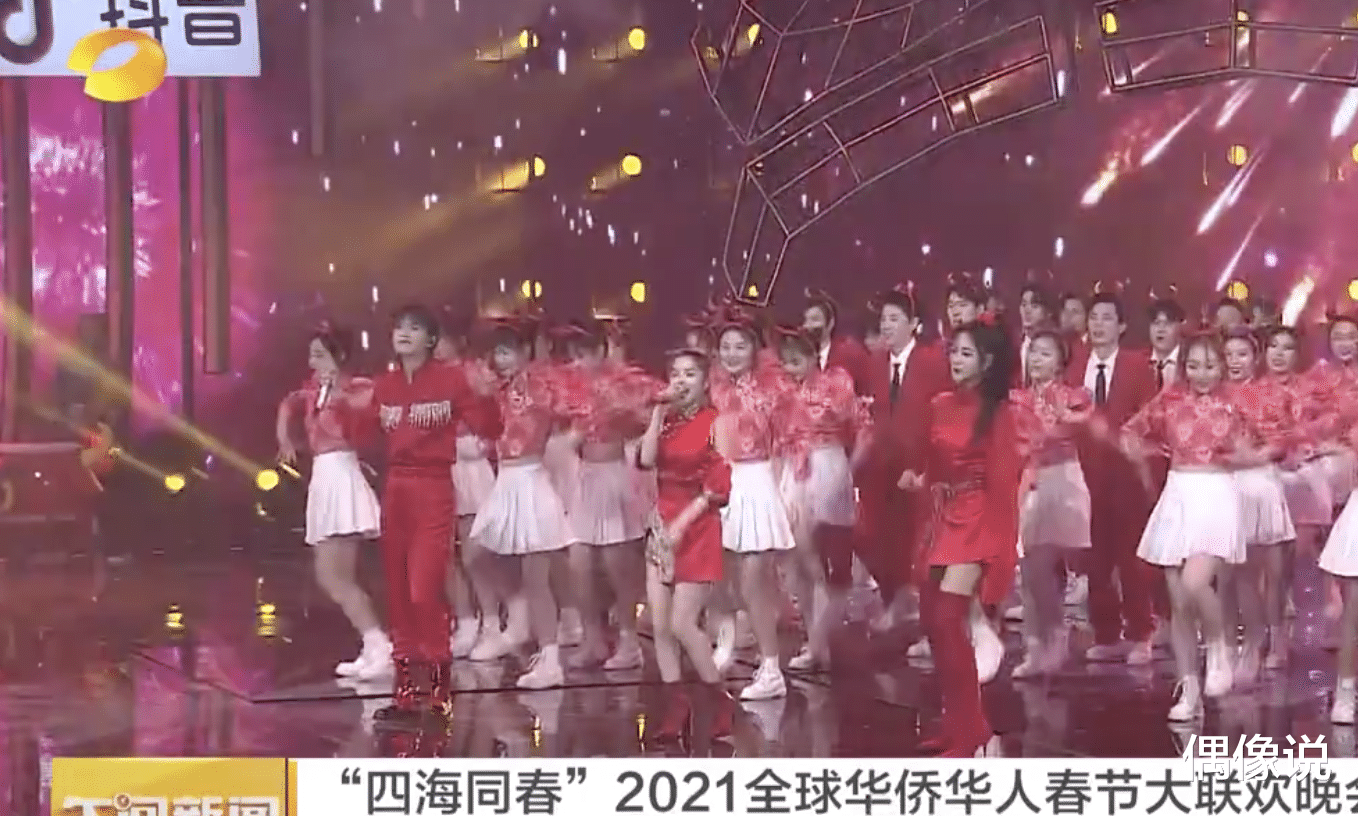 何炅|张亮儿子也上春晚了!何炅和13岁天天同台,却因身高被认错!