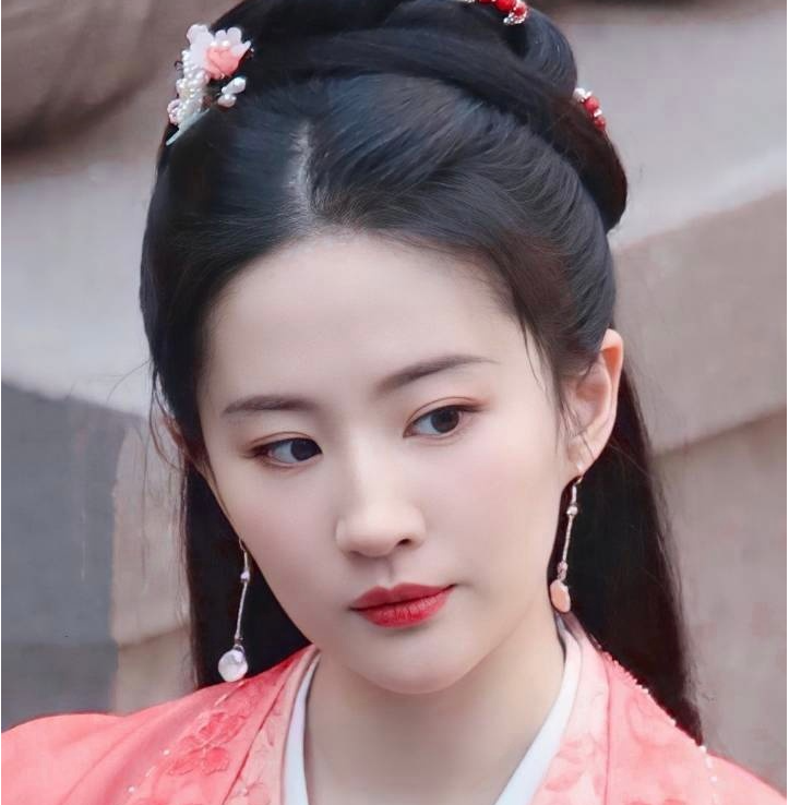 刘亦菲|瘦回来了？刘亦菲《梦华录》曝生图路透，一袭粉衣梦回“王语嫣”