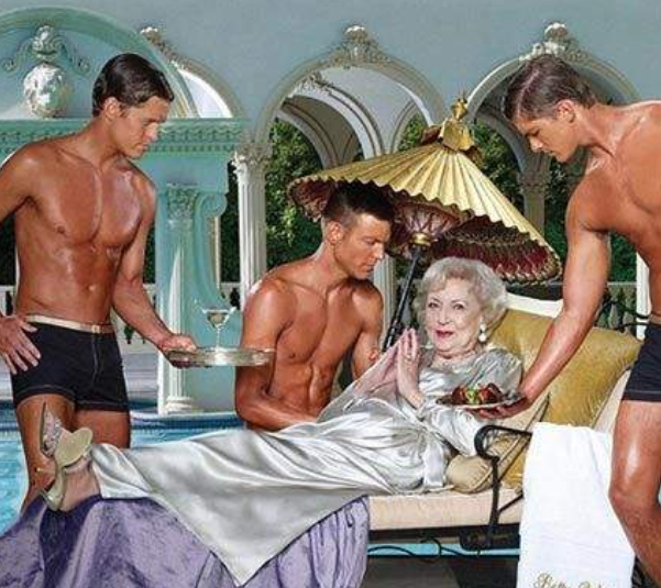 贝蒂|传奇演员贝蒂·怀特家中去世！享年99岁，曾为《海绵宝宝》配音