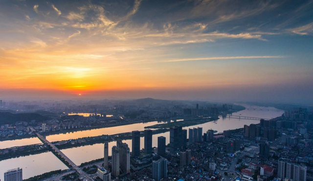 萌听小c姐|长沙高校985“三巨头”,湖南大学居榜首,“国字头”大学排最后