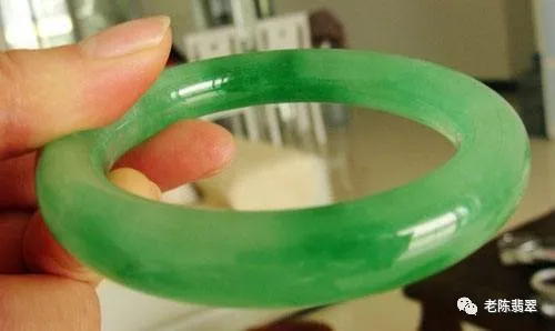 核桃手串|翡翠特性之三性，但是这一性却让翡翠身价暴涨