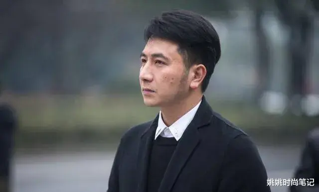 姚姚时尚笔记|林生斌哥哥否认弟弟家暴,哪个夫妻不吵架?直言一家人受网络暴力,对出轨只字不提