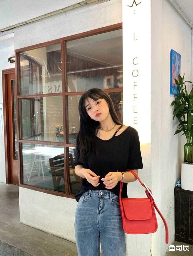 鱼司辰|穿T恤记住这几点,不平凡的女孩也能穿出高级感,优雅大方