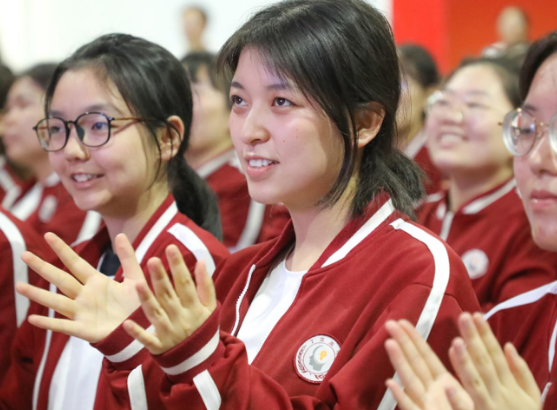 安妈育儿日|安徽某高中一次性清退500名复读生，退还400多万学费，官方通告