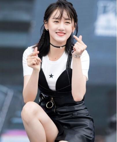 袁冰妍|袁冰妍替身正面照曝光，网友称比本尊漂亮，这颜值不出道可惜了