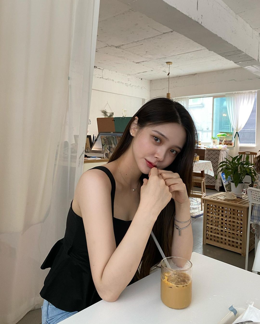 Fashion课代表|显高显腿长的诀窍在于提升腰线，掌握“提腰”技巧，秒变长腿女神