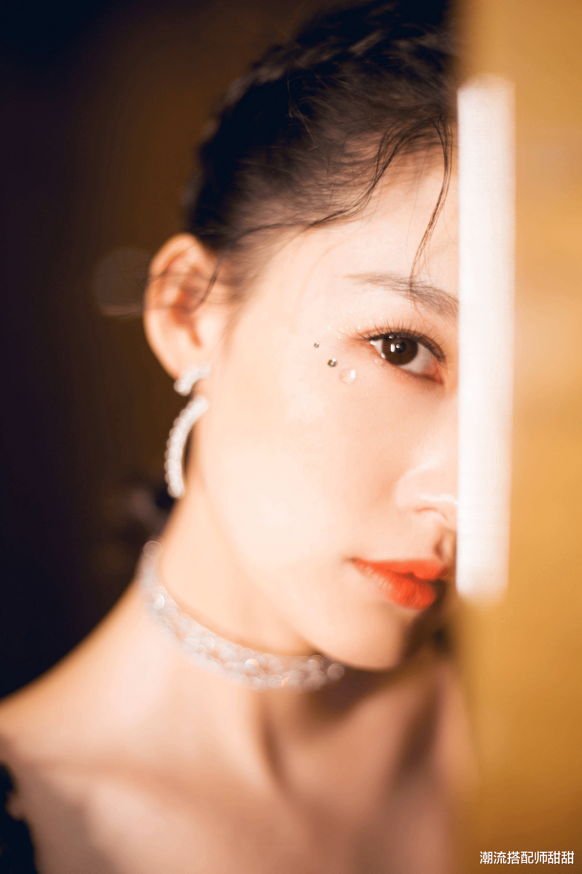 包小柏|李沁“橘子脸”还挺火的，看着有种青柠味，一般颜值还真驾驭不了