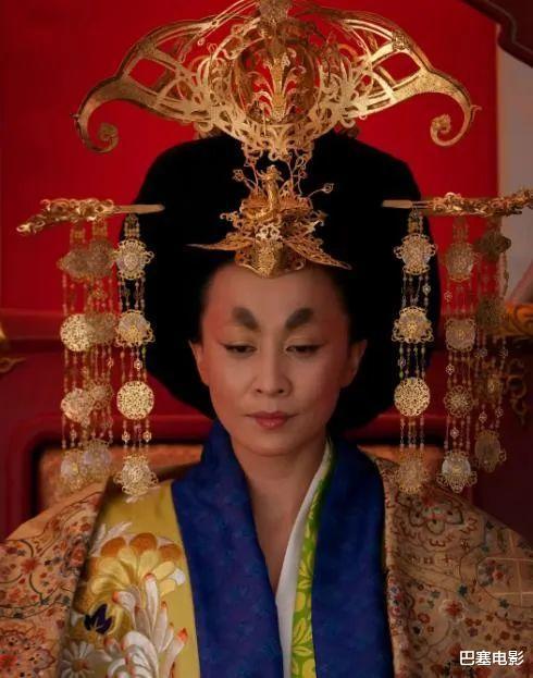 发型 头上能干这么多事！女明星奇葩发型数不完，丑拒，但笑得捂不住嘴
