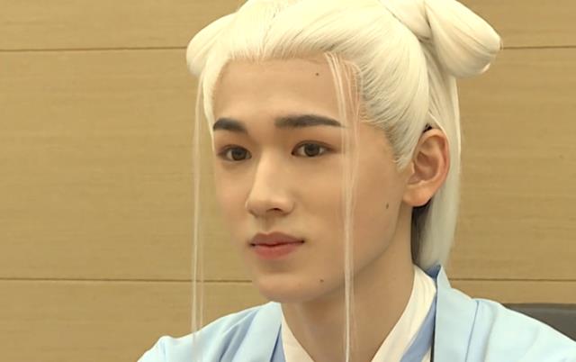 宋亚轩|宋亚轩“小漂亮”人设翻车，镜头扫到他的牙上，是个女生都受不了