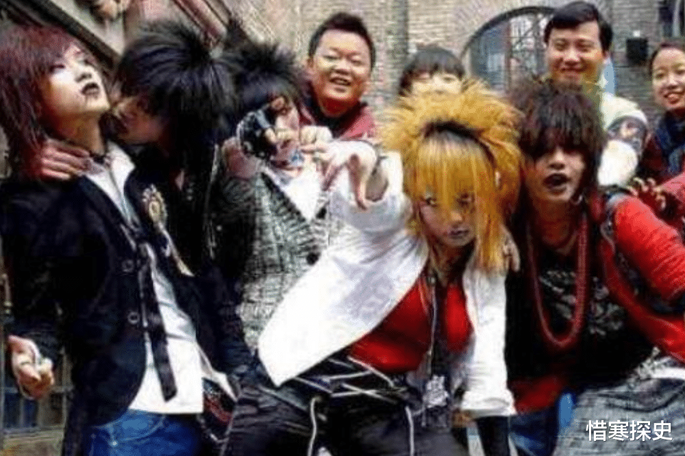 吉林市|2006年，11岁少年创“杀马特家族”，两次退出后创业为自己正名