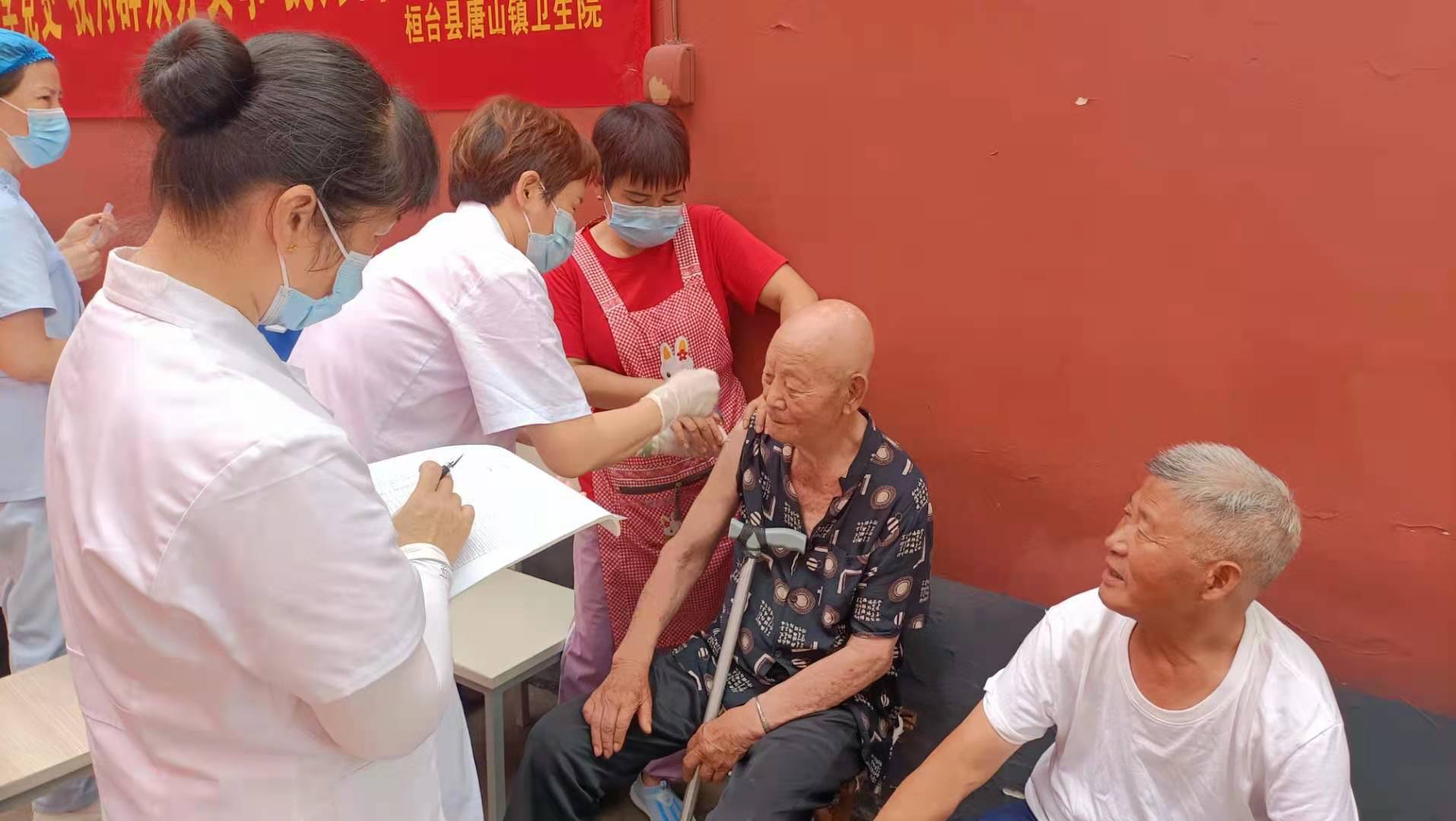 桓小卫|桓台县唐山镇卫生院：疫苗送进敬老院 老人接种真方便