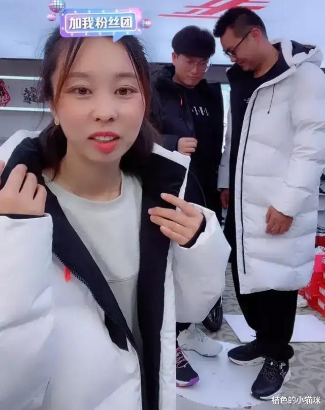 姚威儿子隐疾泄露,杜粉嘲讽田静挣钱治瘸子,网友:白叫她奶奶
