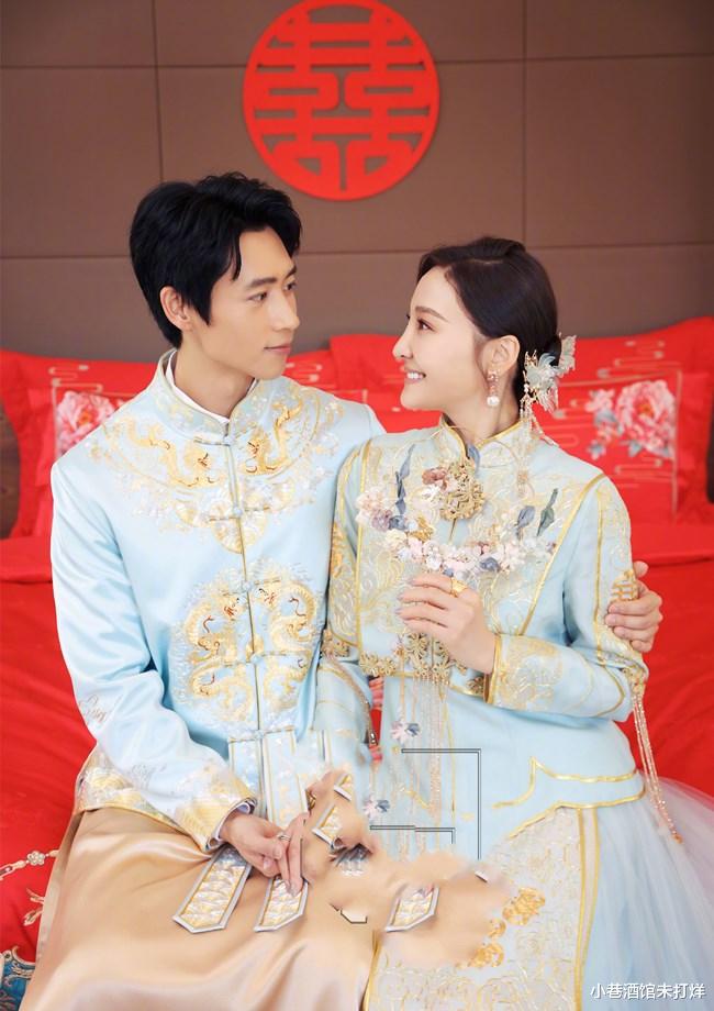 魏晨|于玮跪地向公婆敬茶，魏晨妈妈递上大红包！女方父亲的表情好心酸